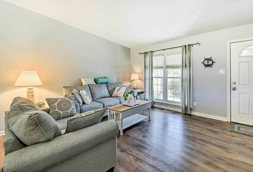 Cape Carteret Home, Near Emerald Isle Beach!