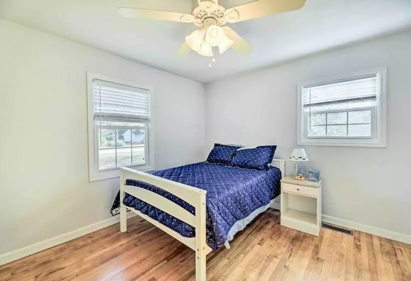 Cape Carteret Home, Near Emerald Isle Beach!