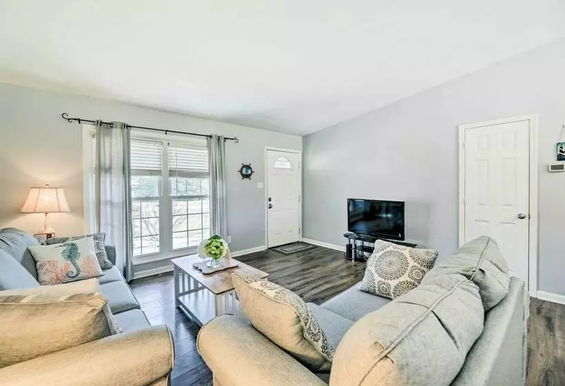 Cape Carteret Home, Near Emerald Isle Beach!