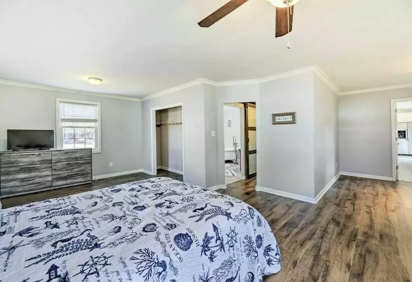 Cape Carteret Home, Near Emerald Isle Beach!