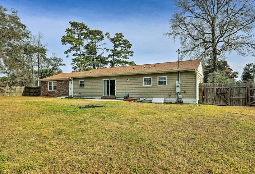 Cape Carteret Home, Near Emerald Isle Beach!