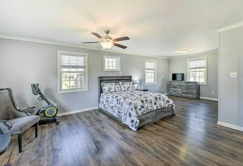 Cape Carteret Home, Near Emerald Isle Beach!