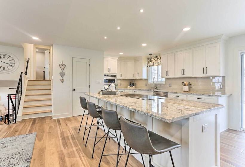 2 Mi To Dtwn Castle Rock: Home W/ Furnished Patio