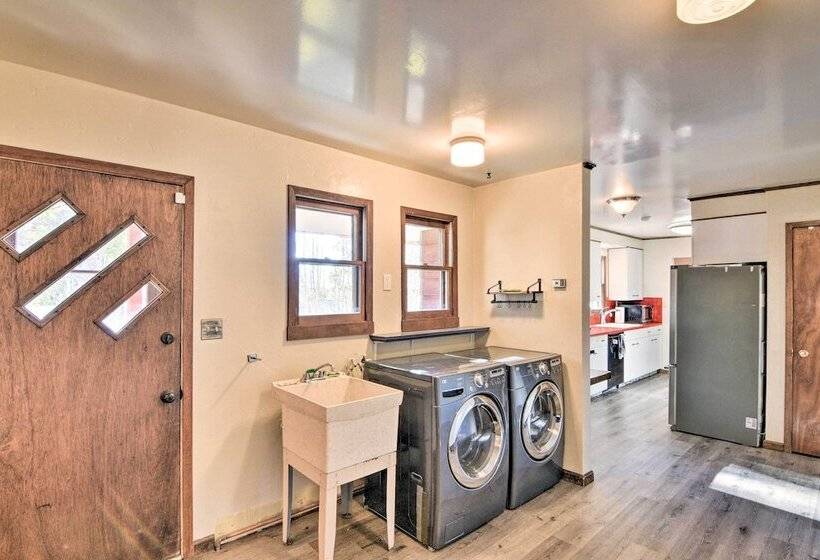 Charming Leadville Retreat W/ Private Hot Tub