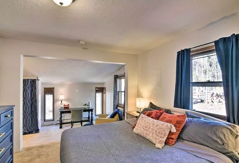 Charming Leadville Retreat W/ Private Hot Tub