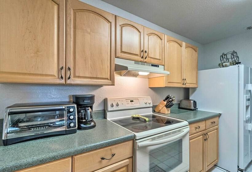 Charming Port Charlotte Home W/ Lanai & Pool!