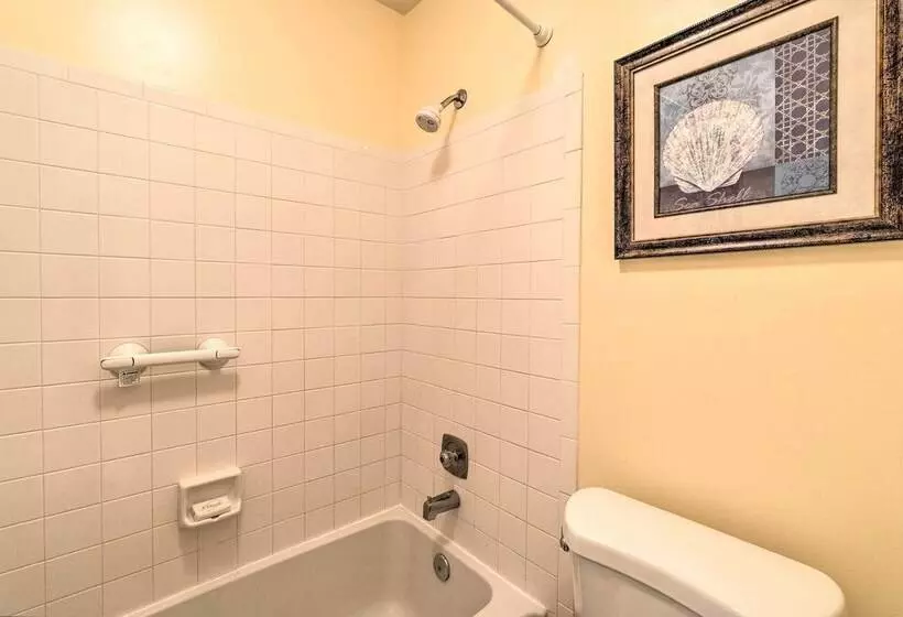 Charming Port Charlotte Home W/ Lanai & Pool!