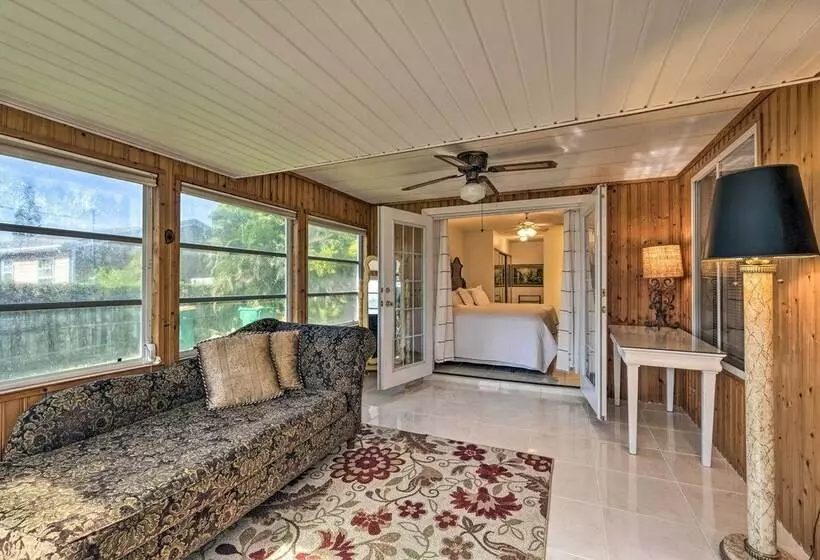 Charming Port Charlotte Home W/ Lanai & Pool!