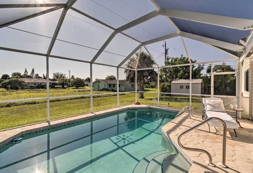 Charming Port Charlotte Home W/ Lanai & Pool!