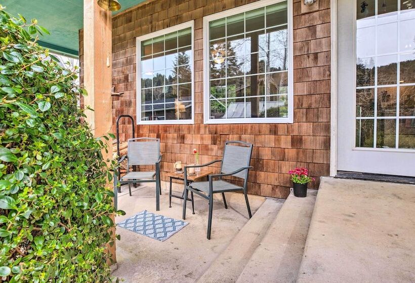 Charming Rockaway Beach House, Walk To Ocean!