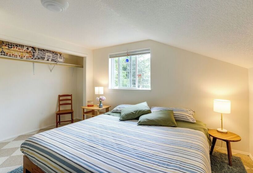 Charming Rockaway Beach House, Walk To Ocean!