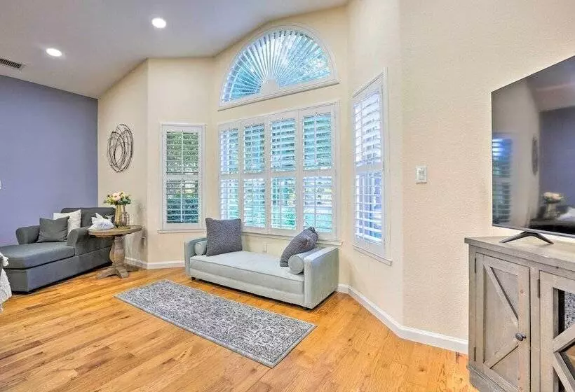 Chic Ranch Style Home On 33 Acre Walnut Ranch