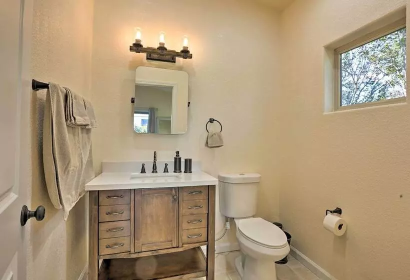 Chic Ranch Style Home On 33 Acre Walnut Ranch