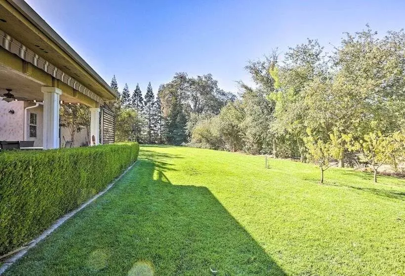 Chic Ranch Style Home On 33 Acre Walnut Ranch