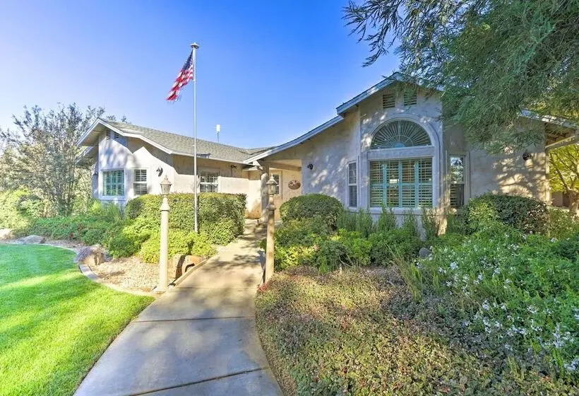 Chic Ranch Style Home On 33 Acre Walnut Ranch