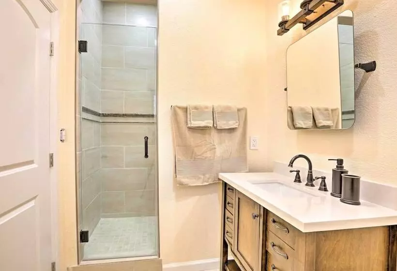 Chic Ranch Style Home On 33 Acre Walnut Ranch