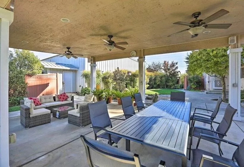 Chic Ranch Style Home On 33 Acre Walnut Ranch