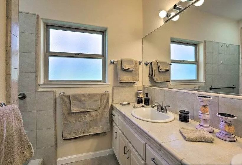 Chic Ranch Style Home On 33 Acre Walnut Ranch