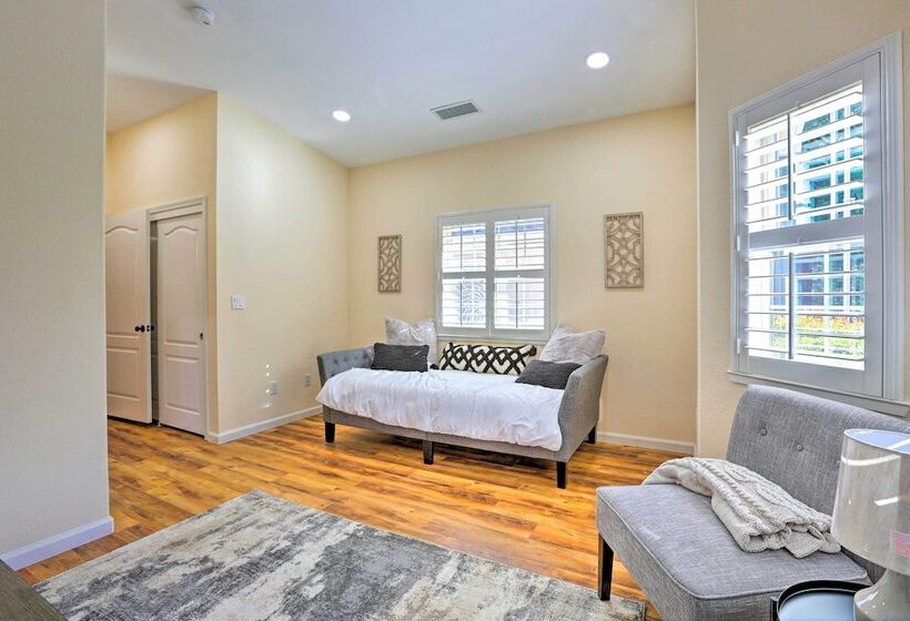 Chic Ranch Style Home On 33 Acre Walnut Ranch