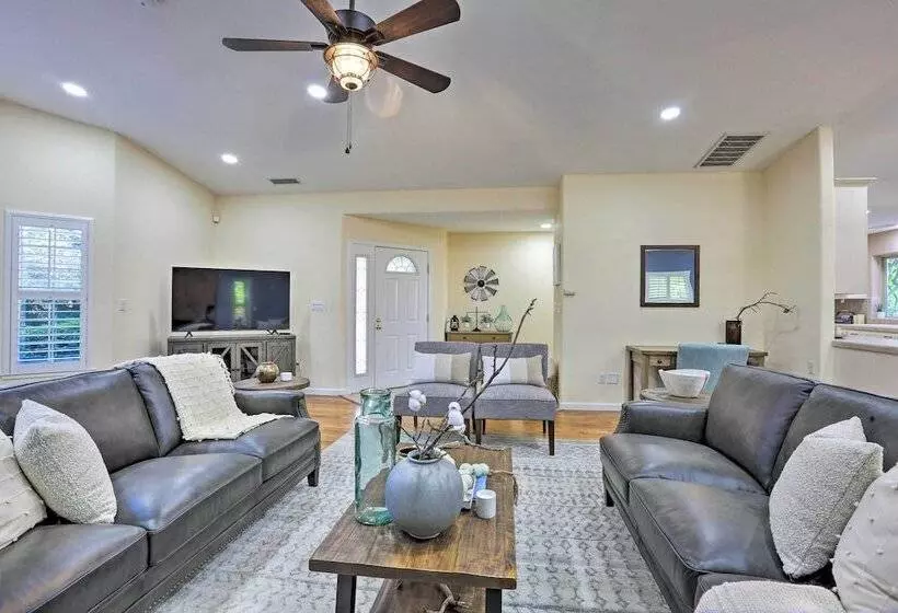 Chic Ranch Style Home On 33 Acre Walnut Ranch