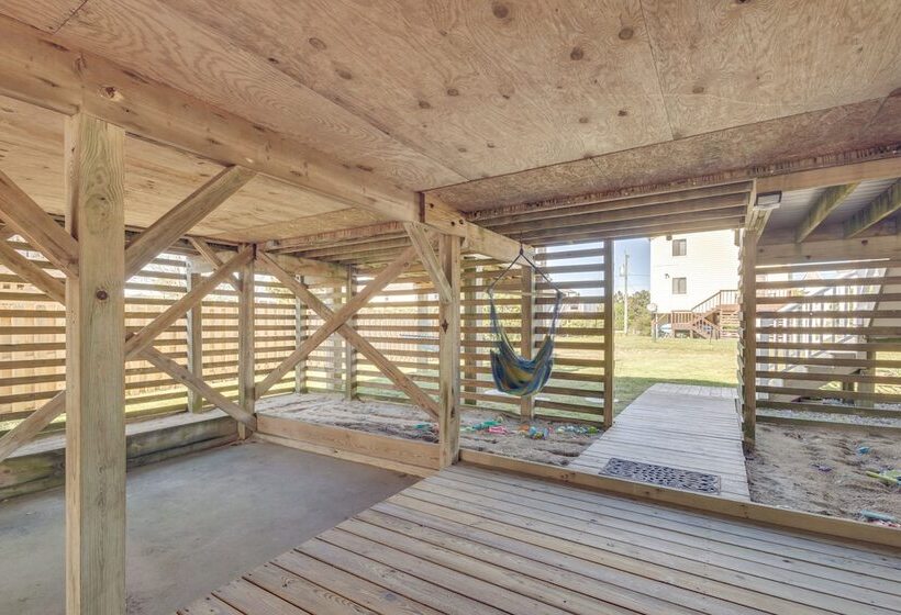 Coastal Home W/ Deck & Outdoor Shower