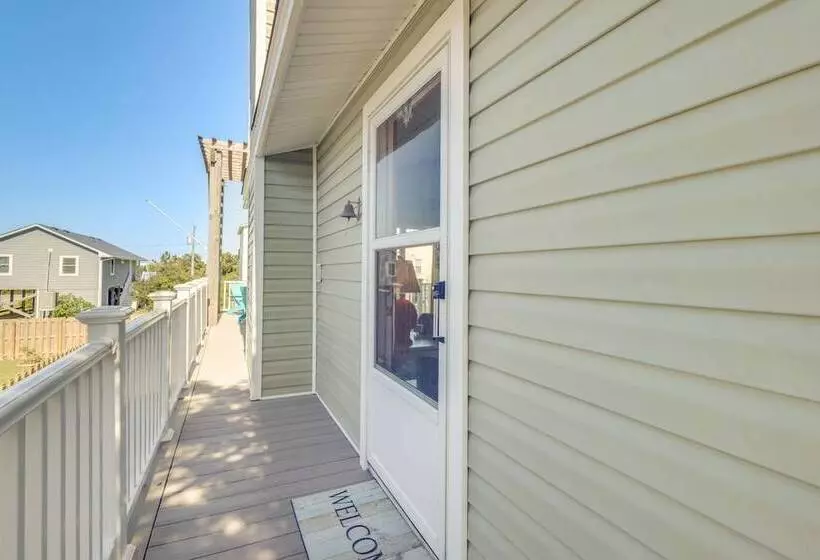 Coastal Home W/ Deck & Outdoor Shower