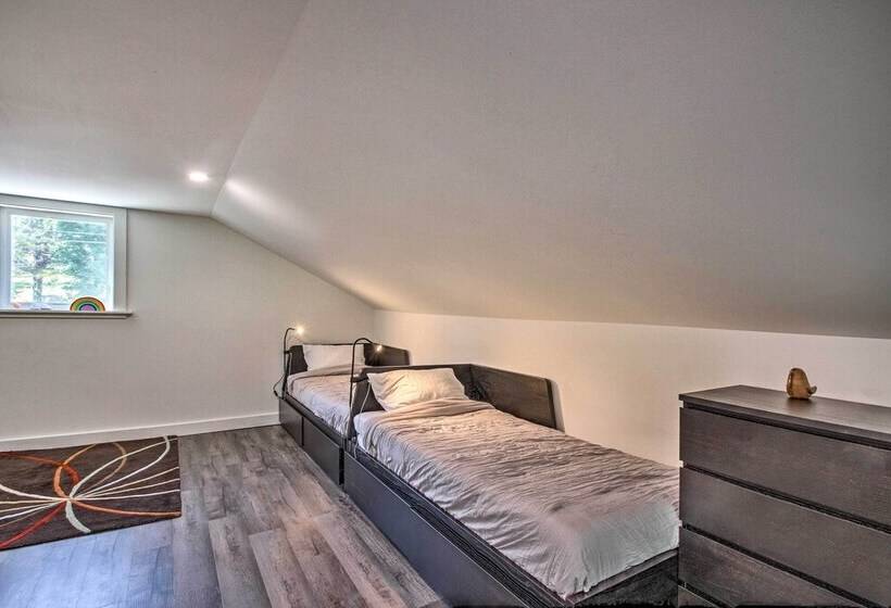 Cozy Bethel Escape W/ Views < 10 Mi To Ski!