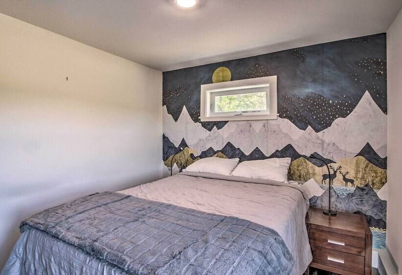 Cozy Bethel Escape W/ Views < 10 Mi To Ski!