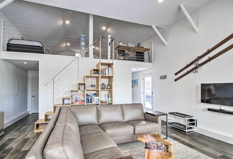 Cozy Bethel Escape W/ Views < 10 Mi To Ski!