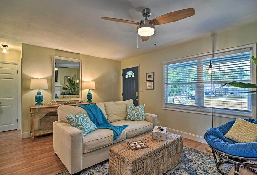 Cozy Jungle Escape < 1 Mi To Gulfport Beach!