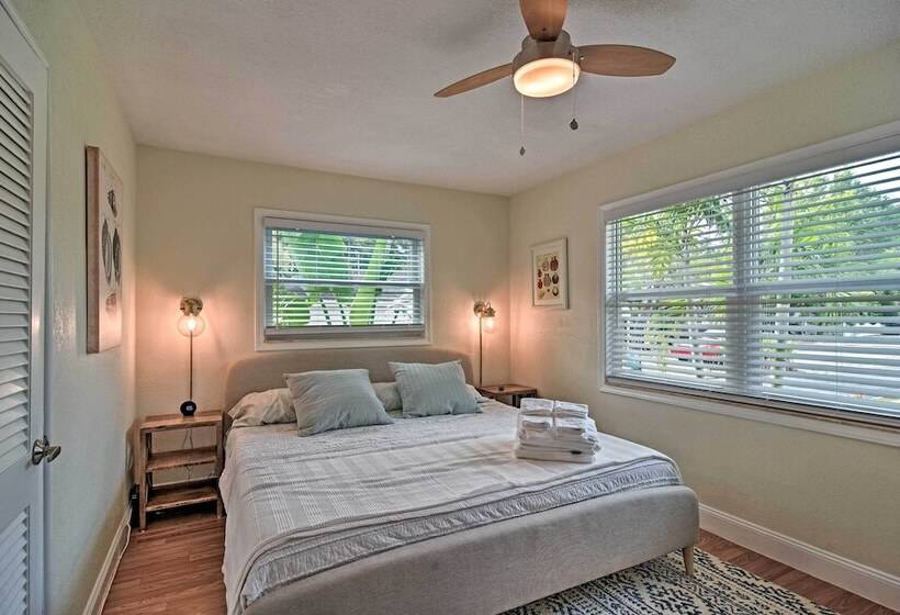 Cozy Jungle Escape < 1 Mi To Gulfport Beach!