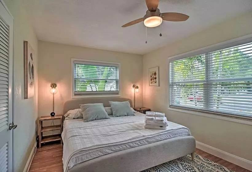 Cozy Jungle Escape < 1 Mi To Gulfport Beach!