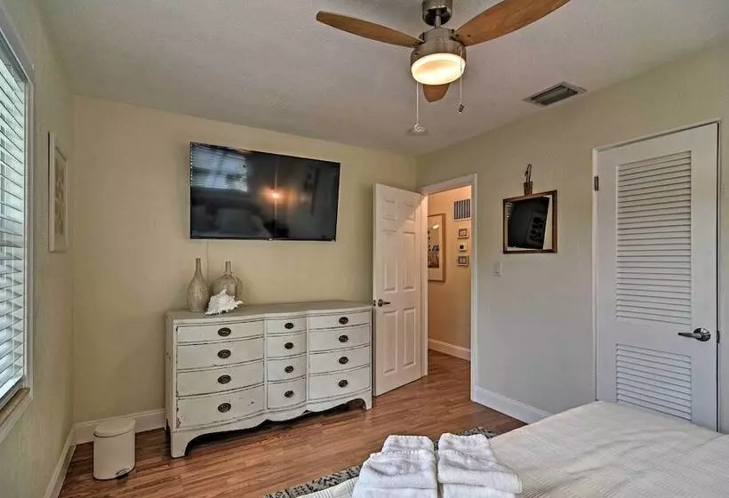 Cozy Jungle Escape < 1 Mi To Gulfport Beach!