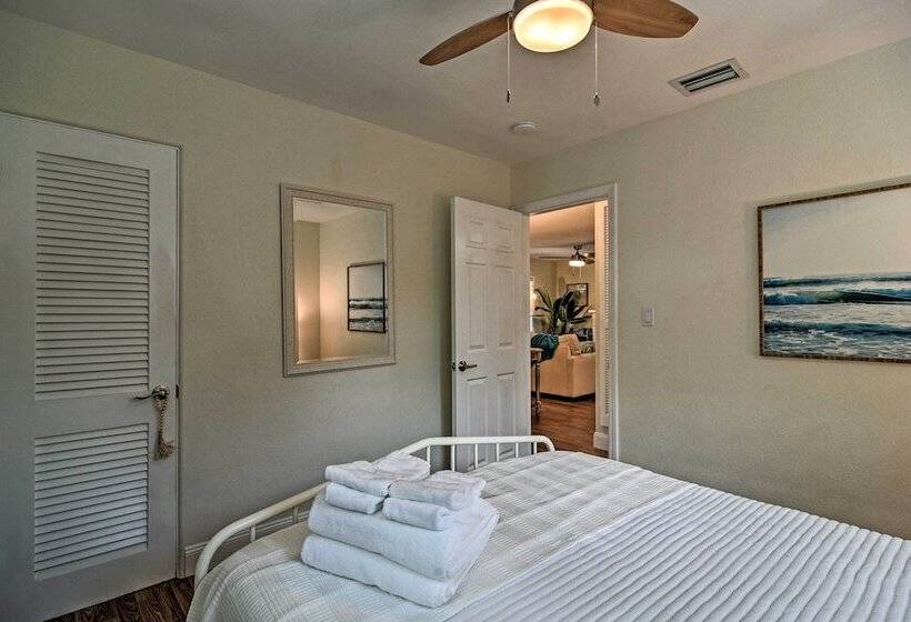 Cozy Jungle Escape < 1 Mi To Gulfport Beach!