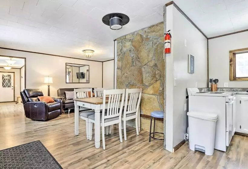 Creekside Cabin < 2 Mi To Hike, Bike & Ski!