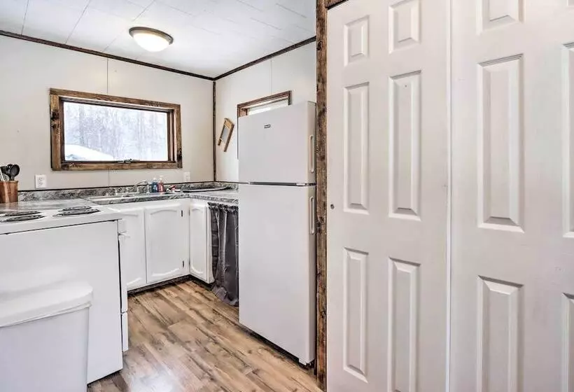 Creekside Cabin < 2 Mi To Hike, Bike & Ski!