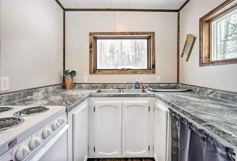 Creekside Cabin < 2 Mi To Hike, Bike & Ski!