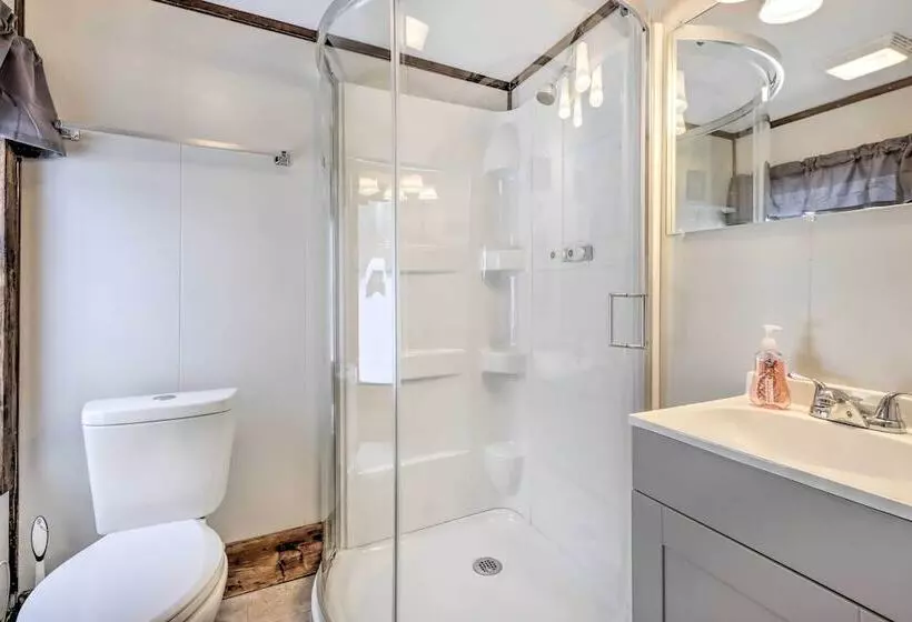 Creekside Cabin < 2 Mi To Hike, Bike & Ski!