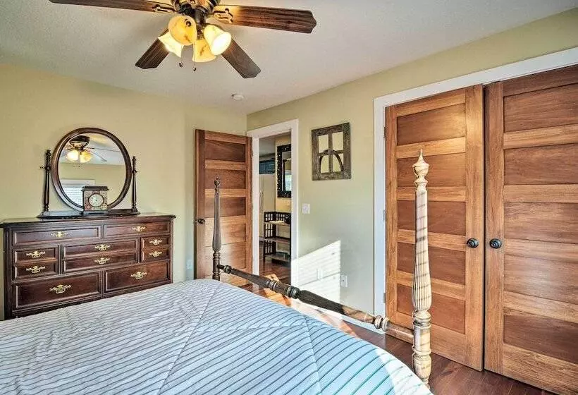 Downtown Charlevoix Duplex 1/2 Mi To Lake Michigan