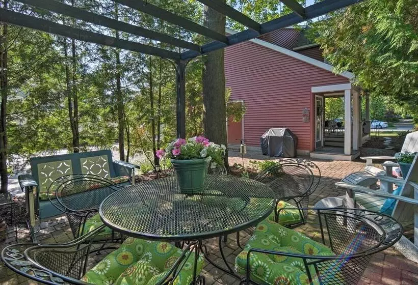 Downtown Charlevoix Duplex 1/2 Mi To Lake Michigan