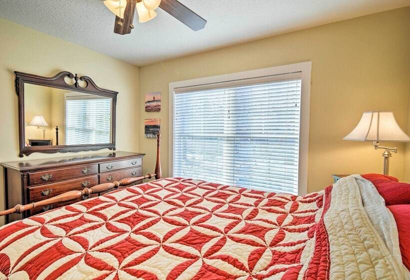 Downtown Charlevoix Duplex 1/2 Mi To Lake Michigan