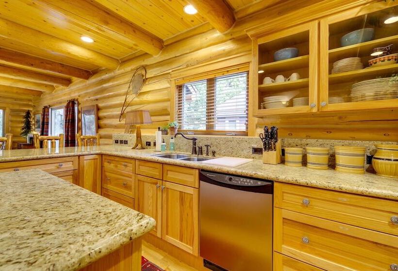 Exquisite Mccall Log Cabin   Walk To Payette Lake!
