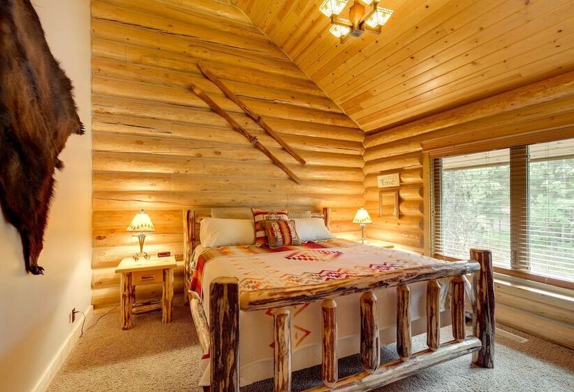 Exquisite Mccall Log Cabin   Walk To Payette Lake!