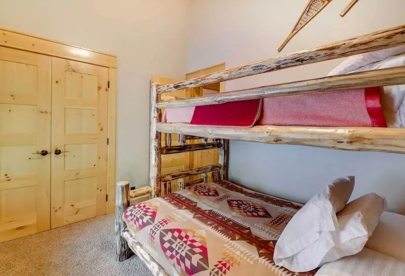 Exquisite Mccall Log Cabin   Walk To Payette Lake!