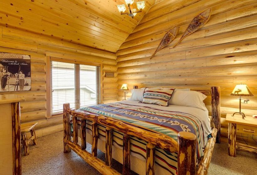 Exquisite Mccall Log Cabin   Walk To Payette Lake!