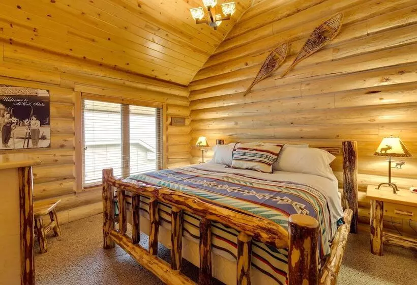 Exquisite Mccall Log Cabin   Walk To Payette Lake!