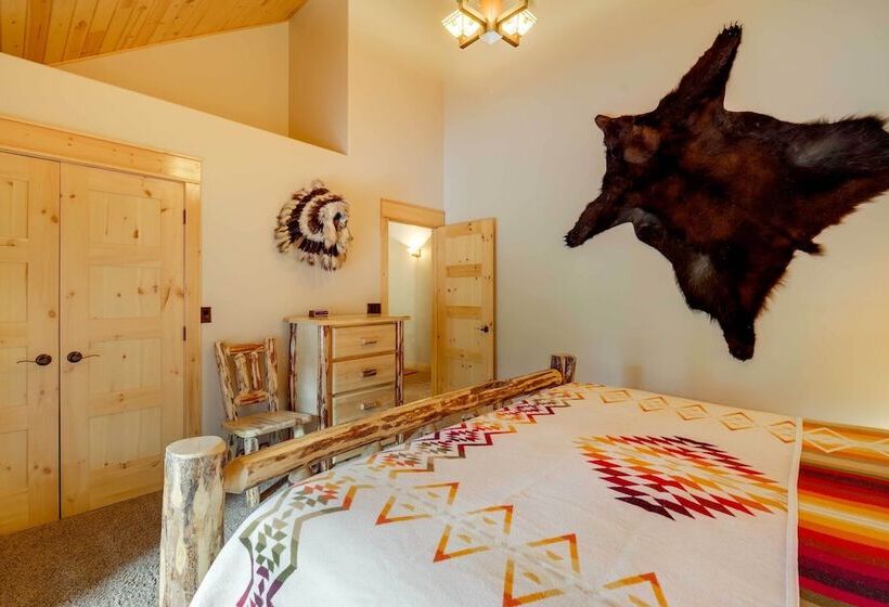 Exquisite Mccall Log Cabin   Walk To Payette Lake!