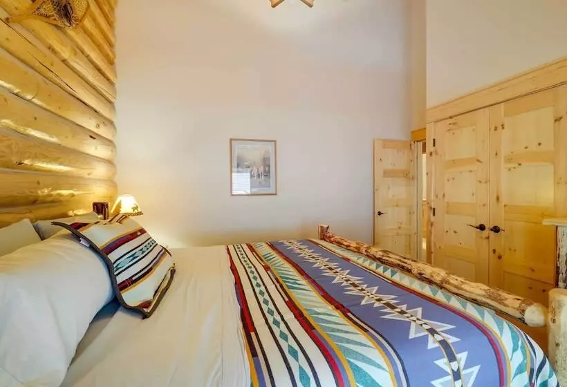 Exquisite Mccall Log Cabin   Walk To Payette Lake!