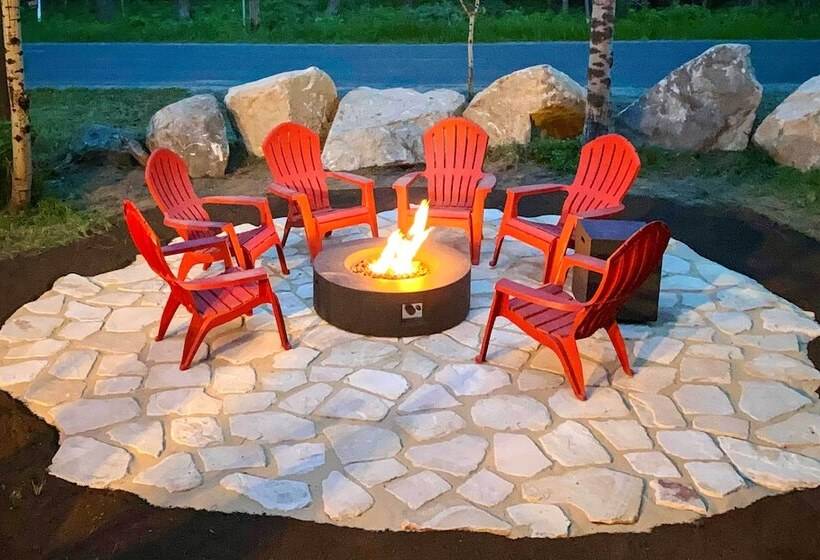 Exquisite Mccall Log Cabin   Walk To Payette Lake!