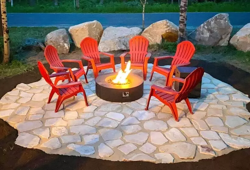 Exquisite Mccall Log Cabin   Walk To Payette Lake!